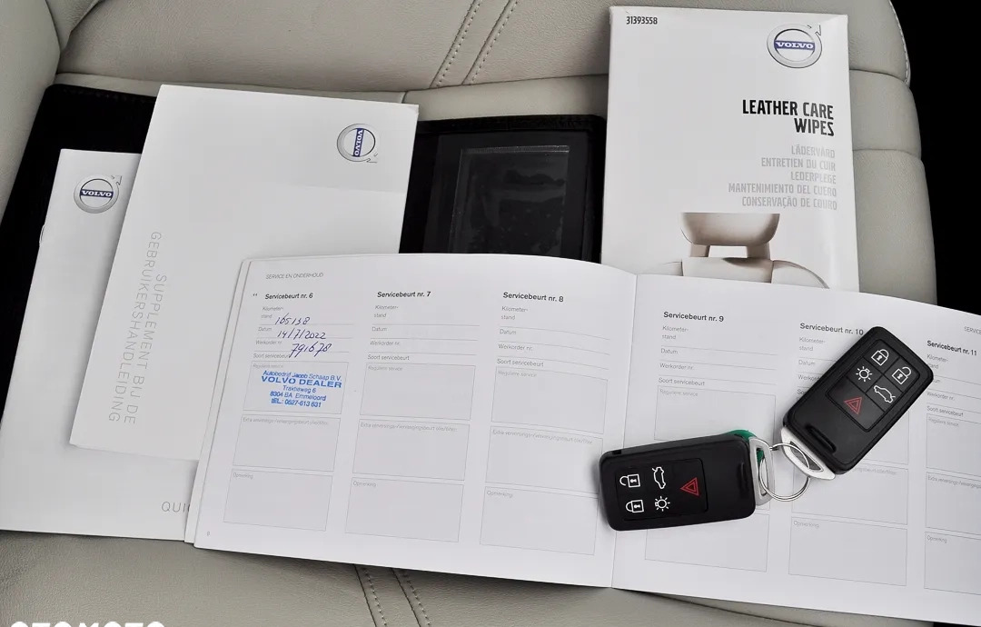 Volvo V40 cena 56900 przebieg: 189000, rok produkcji 2018 z Płock małe 704